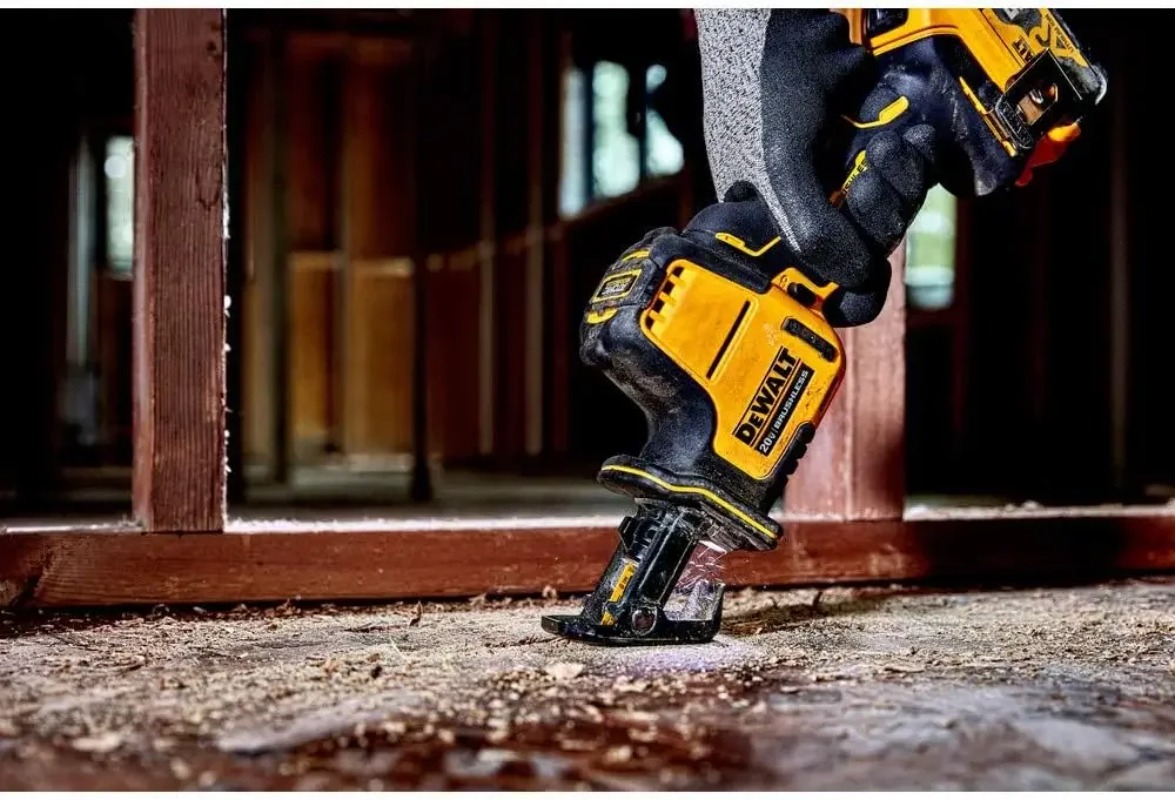 DEWALT DCS369 20V MAX* Recipro - Woodworking Rasp ulasan dan harga